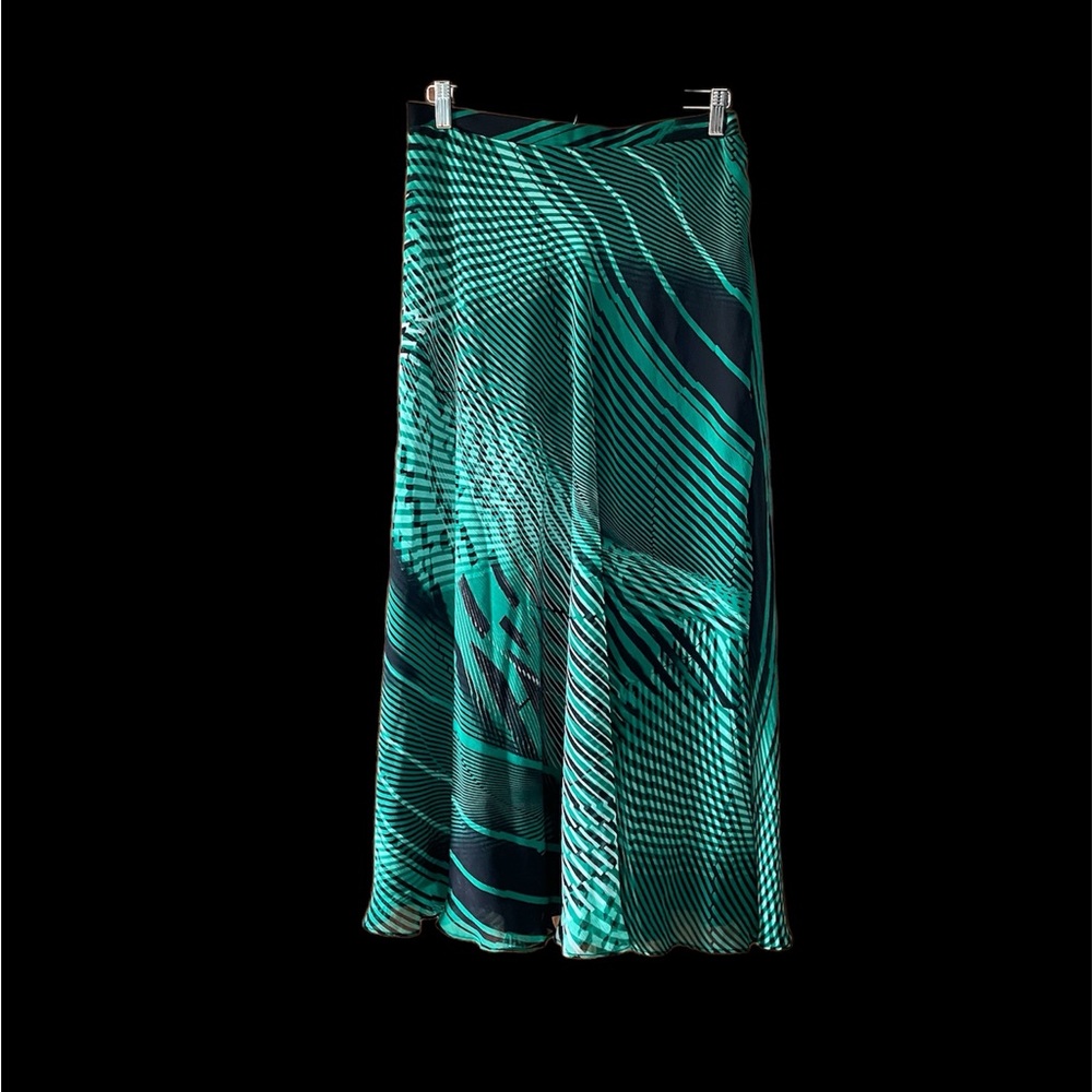 Green and black patterned long skirt